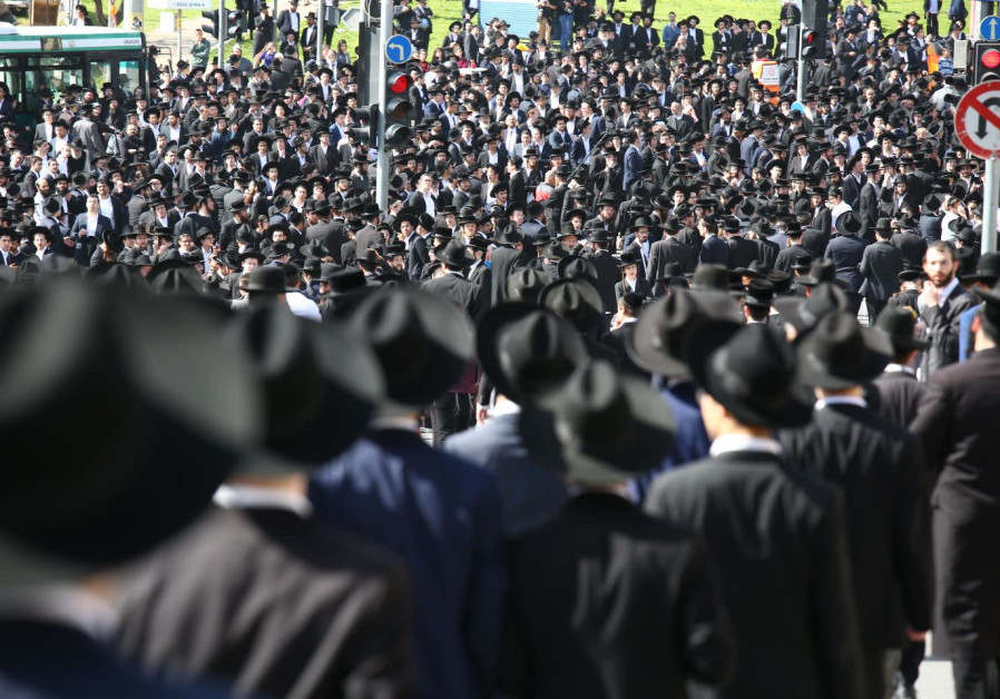 Haredi men gather in Jerusalem for the funeral of Rabbi Shmuel Auerbach Photo By: EHUD AMITON/TPS Haredi men gather in Jerusalem for the funeral of Rabbi Shmuel Auerbach