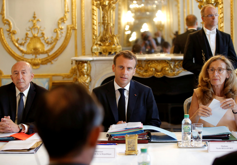 French President Emmanuel Macron, Interior Minister Gerard Collomb, Justice Minister Nicole Belloubet in cabinet meeting, 2018. Photo By: MICHEL EULER / REUTERS French President Emmanuel Macron, Interior Minister Gerard Collomb, Justice Minister Nicole Belloube