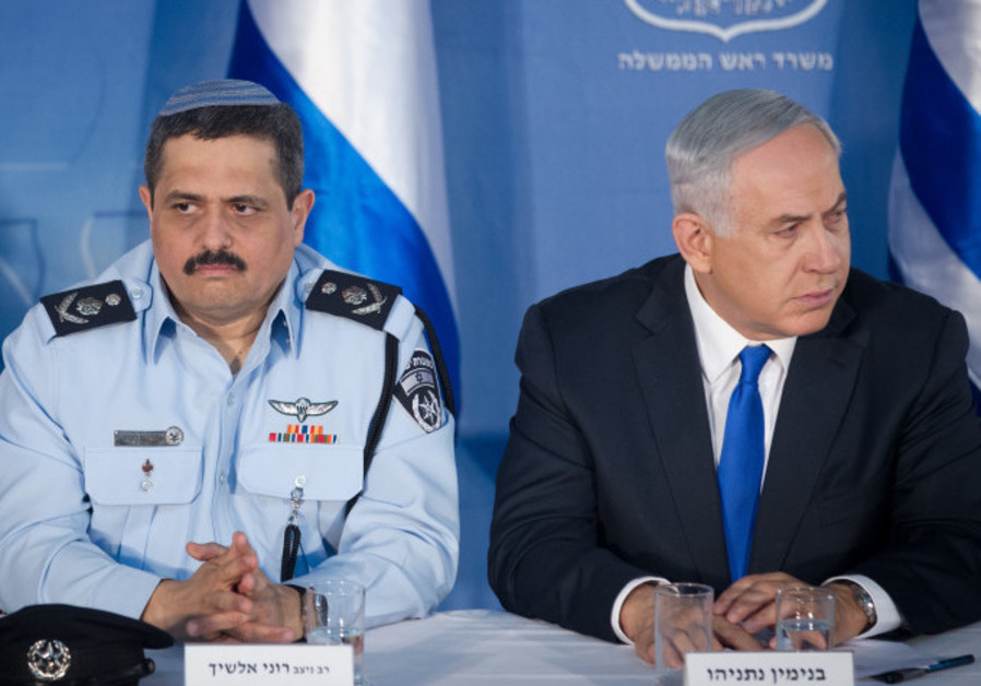 Alshich during his tenure as chief of staff with Netanyahu Photo By: FLASH90 Alshich during his tenure as chief of staff with Netanyahu