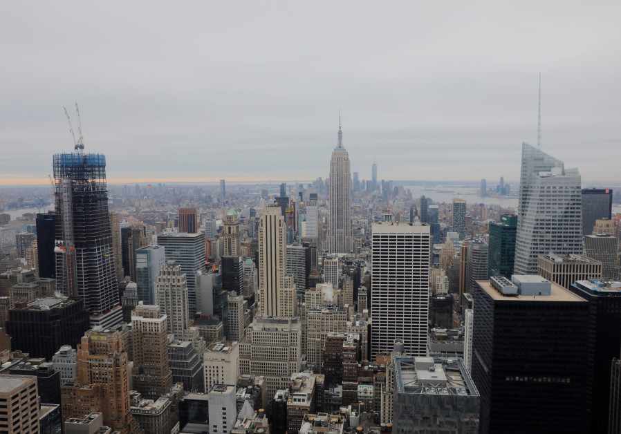 The Empire State Building rises above New York, U.S., January 23, 2019 Photo By: REUTERS/LUCAS JACKSON The Empire State Building rises above New York, U.S., January 23, 2019