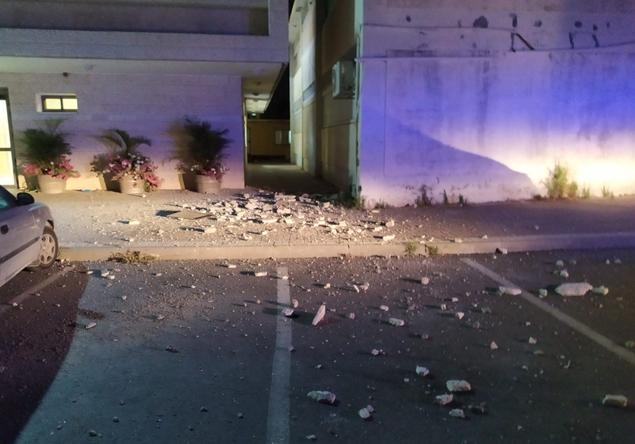 The building in Sderot that was hit by a rocket from Gaza on Thursday Photo By: MENDY RIESEL The building in Sderot that was hit by a rocket from Gaza on Thursday