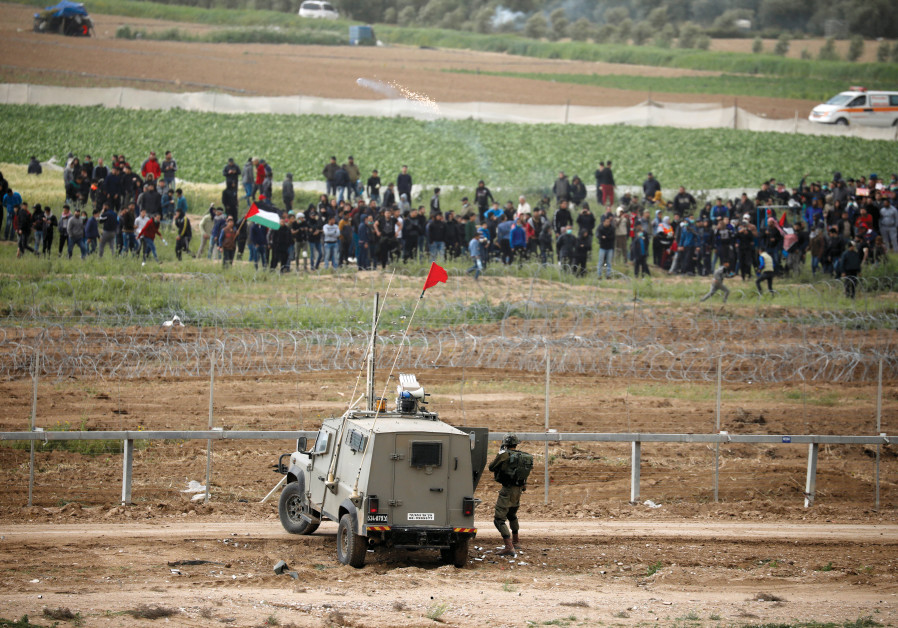 GAZAN PROTESTERS at the border fence on Saturday. (Reuters) Photo By: REUTERS GAZAN PROTESTERS at the border fence on Saturday. (Reuters)