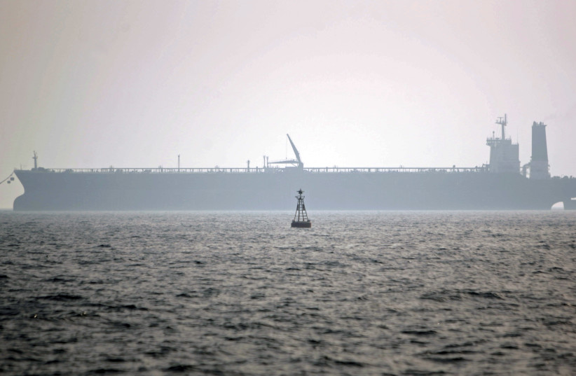 An oil tanker loads gas in Assaluyeh seaport at the Persian Gulf, 1,400 km (870 miles) south of Tehran, Iran May 27, 2006. (credit: MORTEZA NIKOUBAZI/ REUTERS) An oil tanker loads gas in Assaluyeh seaport at the Persian Gulf, 1,400 km (870 miles) south of Tehran, Iran May 27, 2006. (credit: MORTEZA NIKOUBAZI/ REUTERS)