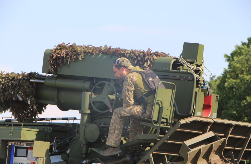 Exclusive from frontline: With Zelensky’s Gunners in the Donbas (credit: JONATHON SPYER) Exclusive from frontline: With Zelensky’s Gunners in the Donbas (credit: JONATHON SPYER)