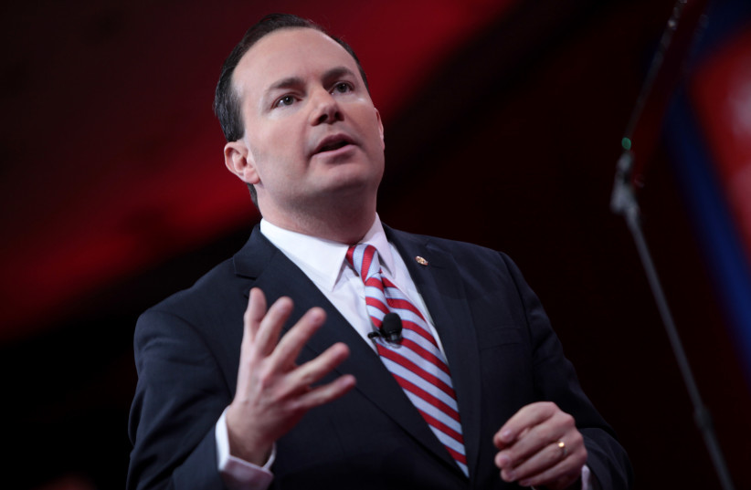 US Senator Mike Lee of Utah speaking at the 2015 Conservative Political Action Conference (CPAC) in National Harbor, Maryland. (credit: Wikimedia Commons) US Senator Mike Lee of Utah speaking at the 2015 Conservative Political Action Conference (CPAC) in National Harbor, Maryland. (credit: Wikimedia Commons)