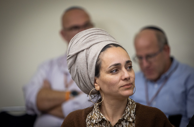 MK Limor Son Har Melech discussion in the Israeli parliament on the TV-show ''Shtula'' (Double agent), airing on Israeli TV, November 21, 2022. (credit: YONATAN SINDEL/FLASH90) MK Limor Son Har Melech discussion in the Israeli parliament on the TV-show ''Shtula'' (Double agent), airing on Israeli TV, November 21, 2022. (credit: YONATAN SINDEL/FLASH90)