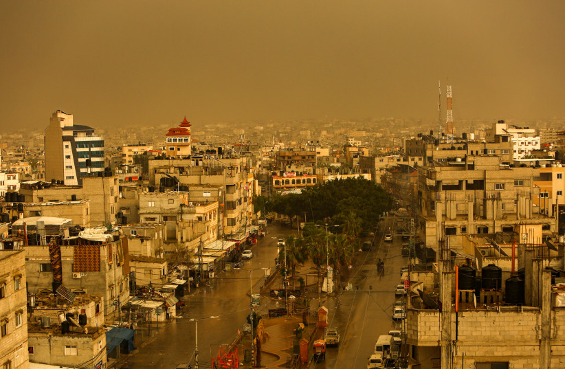 View of a sand storm in Rafah, in the southern Gaza Strip, on April 10, 2023. (credit: ABED RAHIM KHATIB/FLASH 90) View of a sand storm in Rafah, in the southern Gaza Strip, on April 10, 2023. (credit: ABED RAHIM KHATIB/FLASH 90)