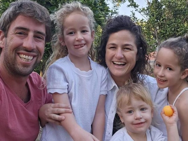 Iran Hamas - Tamar, Yonatan and their children Shachar (6), Arbel (6), Omer (4) were brutally murdered by Hamas terrorists in Kibbutz Nir Oz. (@EladStr Twitter/X)